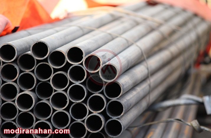 لوله داربستی برای تولید لوله داربستی از ورق سیاه استفاده می کنند و معمولا با طول 6 متر تولید می شوند.