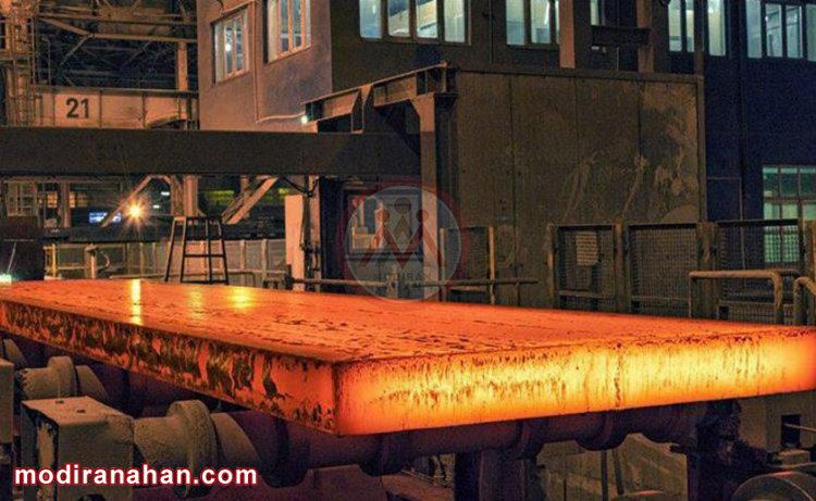 اسلب فولادی گداخته شده.jpg اسلب فولادی یک محصول نهایی نیست و به عنوان یک محصول میانی در خط تولید استفاده می شود.