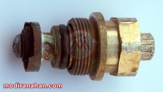 brass corrsion.jpg brass corrsion