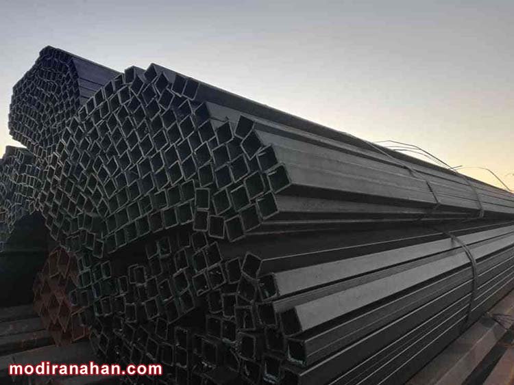 Steel Square Tube.jpg انباری از قوطی پروفیل سنگین